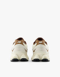 9060 - Breakfast Tea / Angora