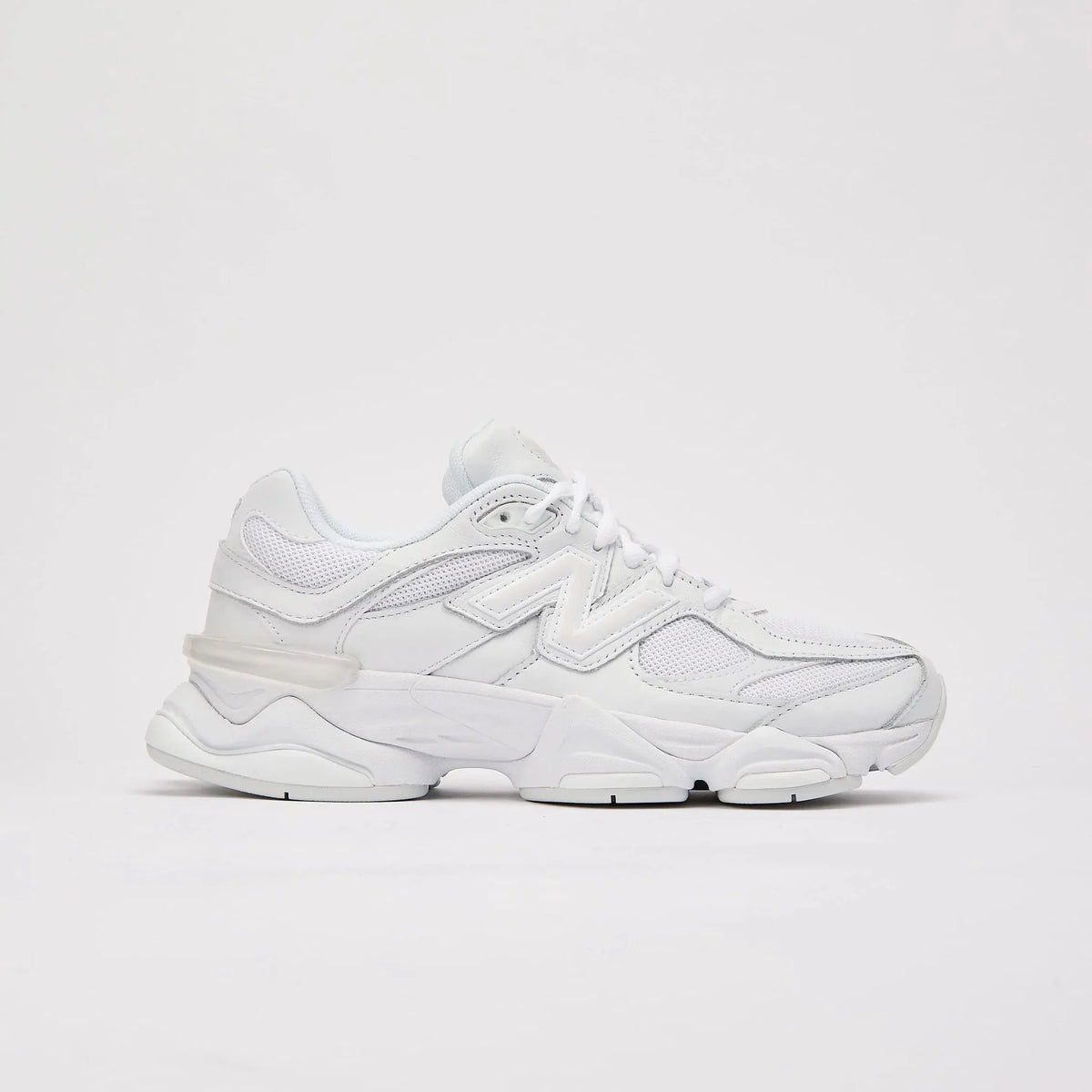 9060 | Triple White