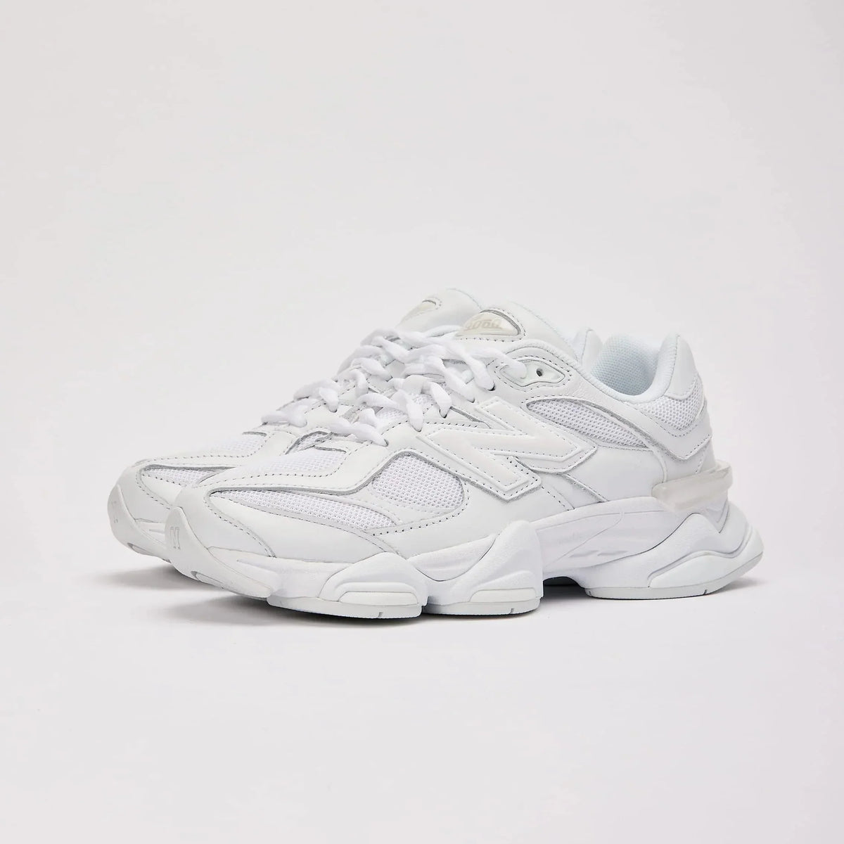 9060 | Triple White
